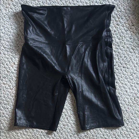 SPANX Black Bike Shorts - Picture 1 of 6